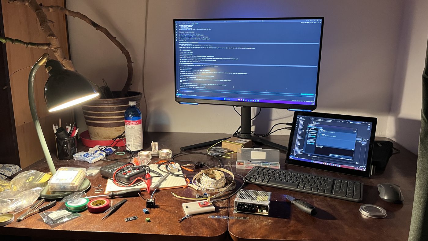 Electronics bench